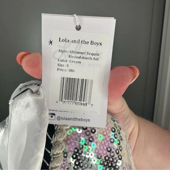NWT Lola + The Boys Shimmer Sequin Houndstooth Bomber Jacket Silver Size Small - Picture 8 of 8